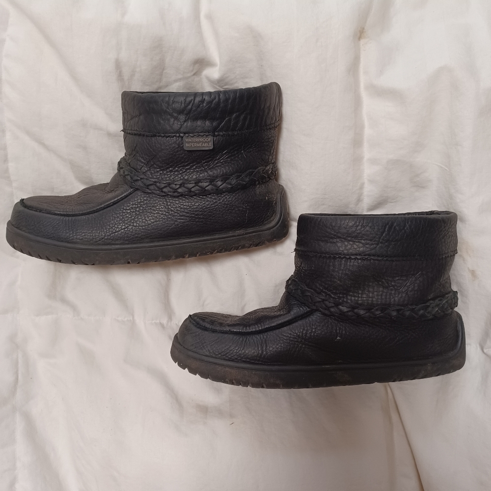 Waterproof Tamarack Ankle Boot size 9 womens by Manitobah